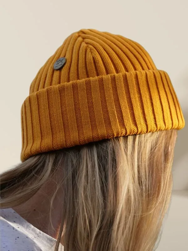 what color beanie looks best with blonde hair