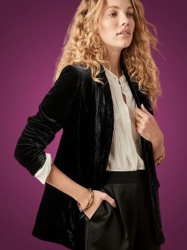 How to Wear a Velvet Blazer Formally