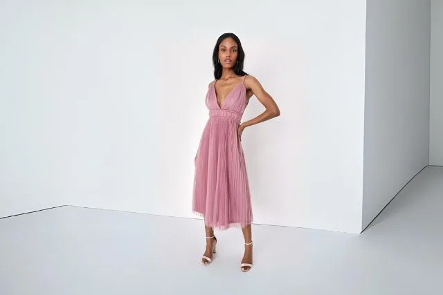 Shoes to Wear with a Mauve Dress