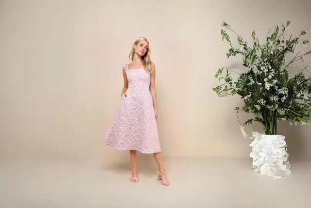 Shoes to Wear with a Mauve Dress