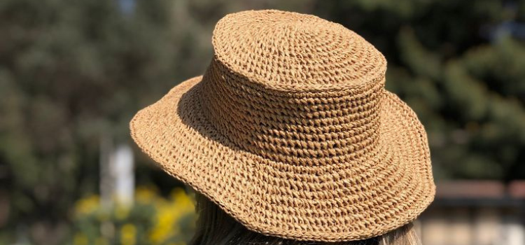 can-you-wear-a-straw-hat-in-the-winter