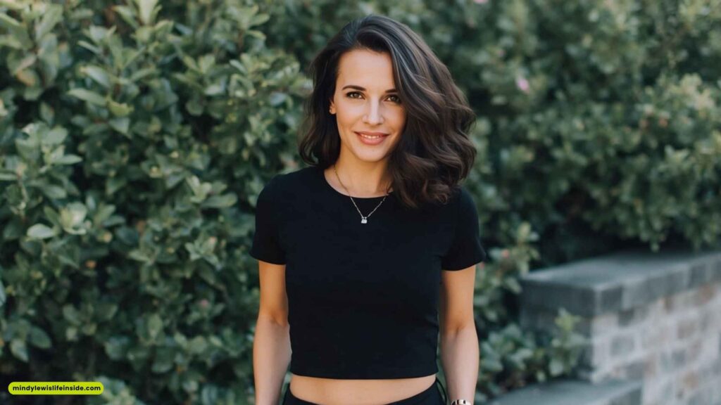 Black Crop Top Outfits
