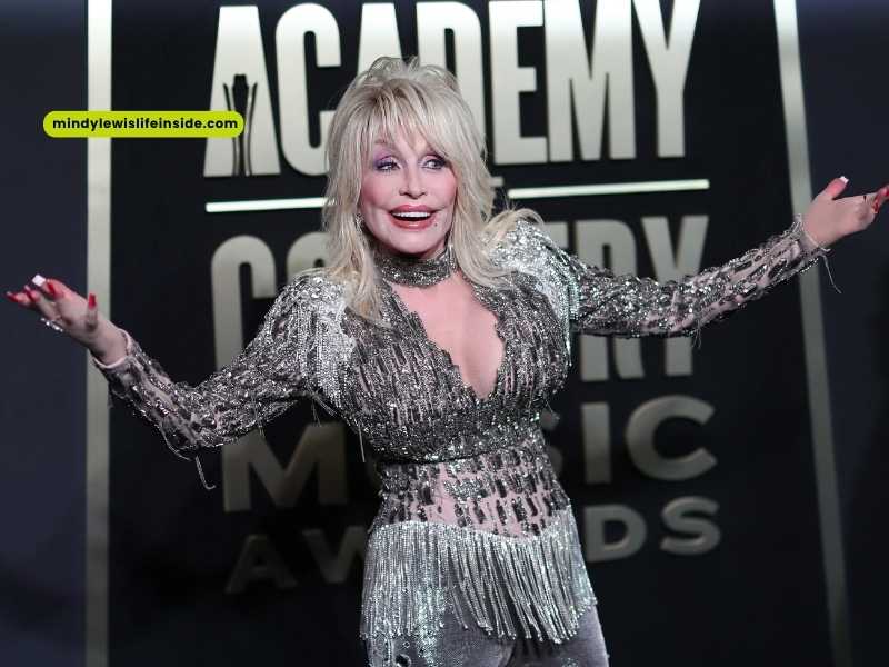 Dolly Parton, the first female winner of the Academy Award for Best Country Album, is depicted in long sleeves.